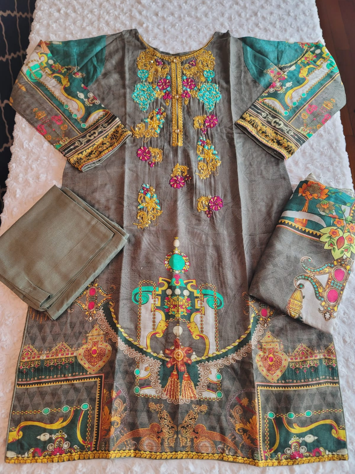 Pakistani Linen Embroidered Salwar kameez Ready To Ship