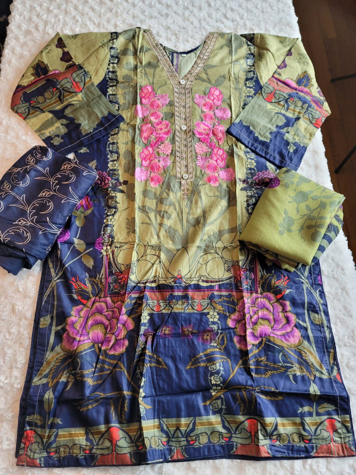 Pakistani Embroidered Salwar kameez Ready To Ship