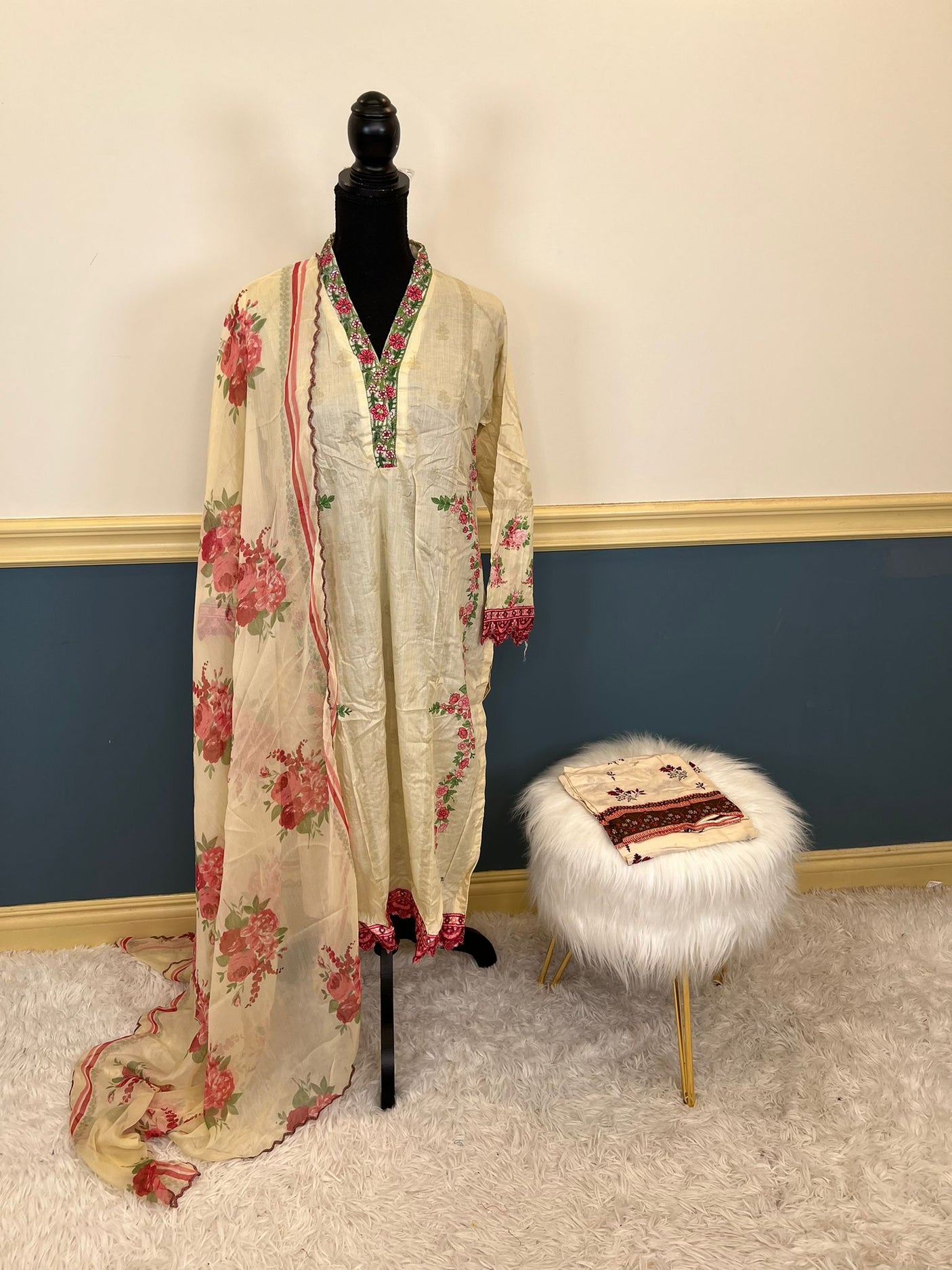 Pakistani Stitched Embroidered lawn Salwar kameez ready to ship