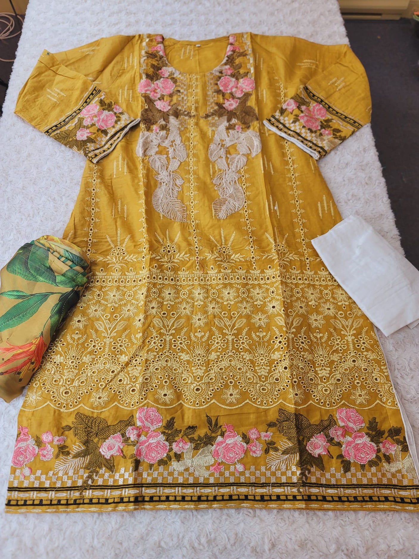 Pakistani Stitched Embroidered luxury lawn Dresses With Silk Dupatta Ready To Ship