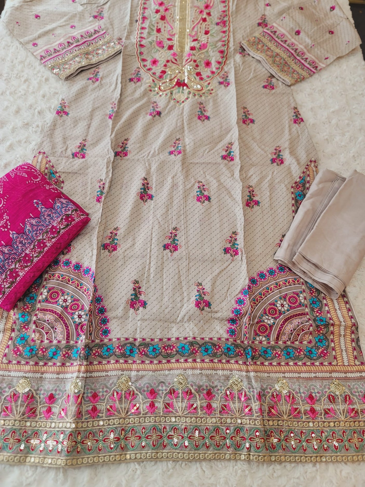 Pakistani Stitched lawn Embroidered Salwar kameez ready to ship