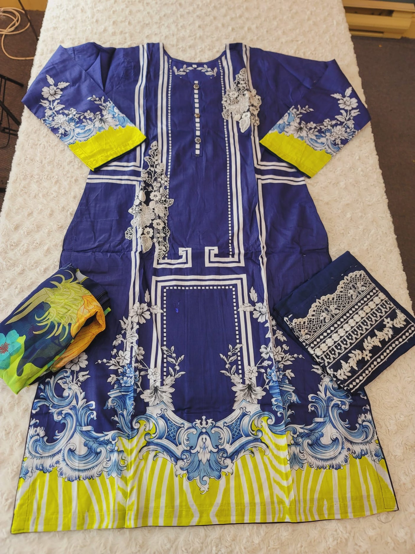 Pakistani Stitched lawn Embroidered Salwar kameez ready to ship