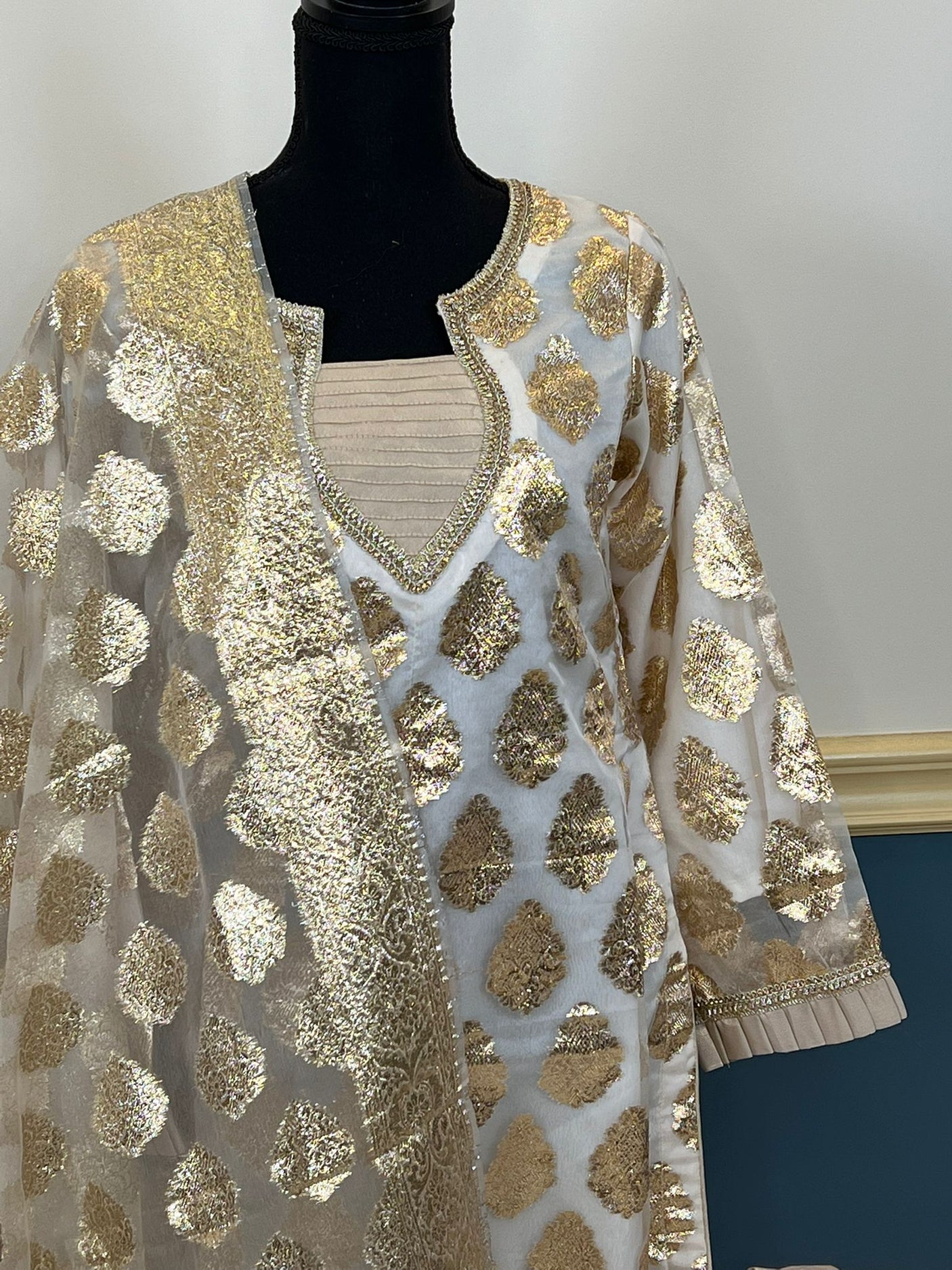 Pakistani boutique collection, Pure organza banarosi