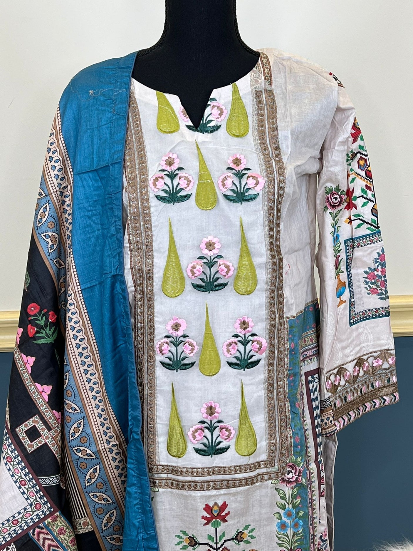 Pakistani Stitched lawn Embroidered Salwar kameez ready to ship