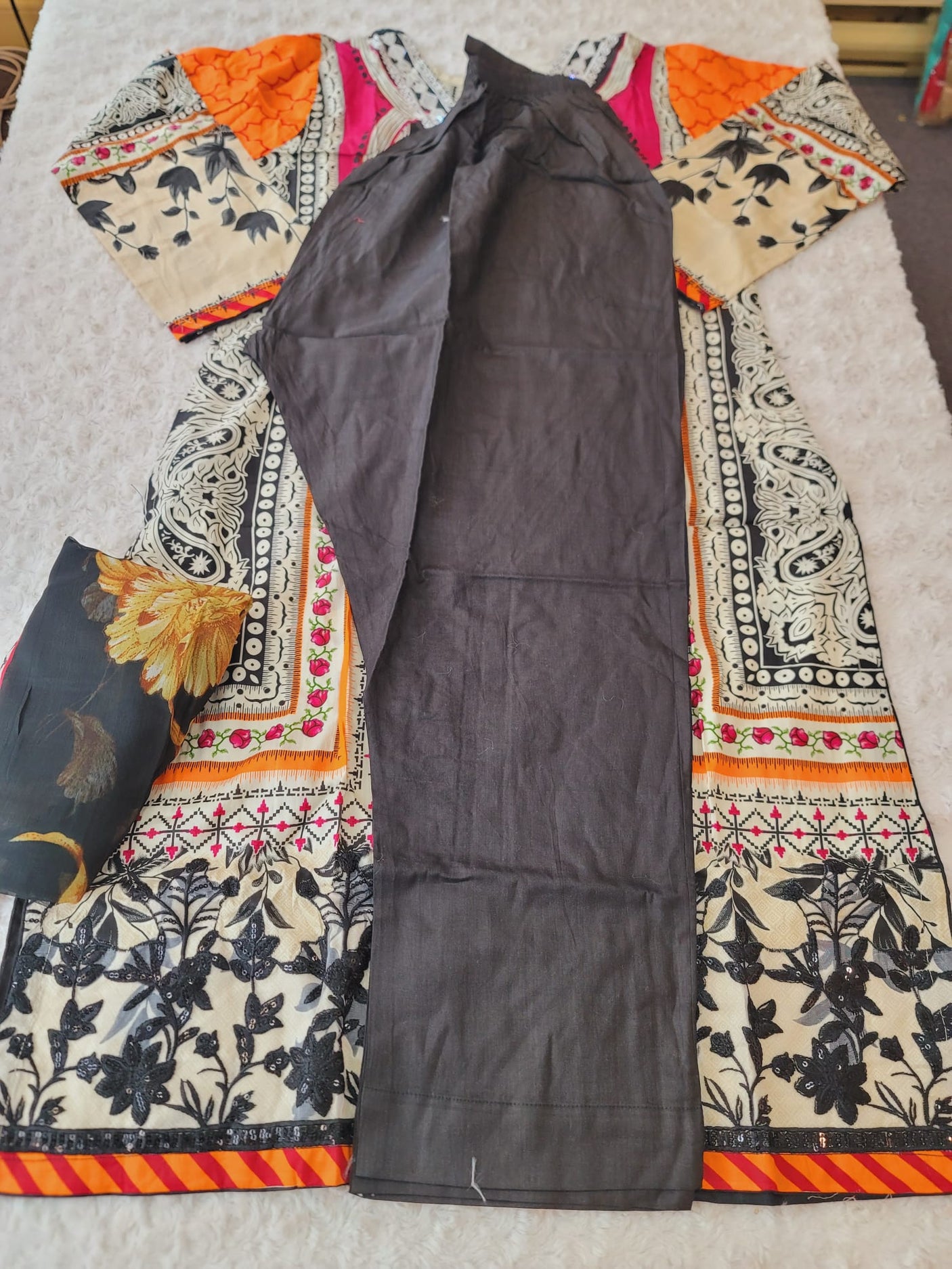 Pakistani Stitched lawn Embroidered Salwar kameez ready to ship