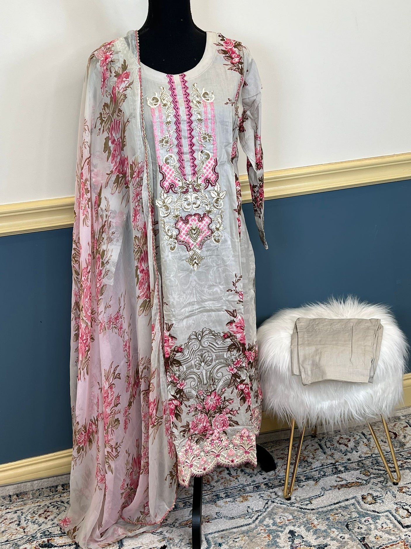 Pakistani Stitched Embroidered lawn Salwar kameez ready to ship