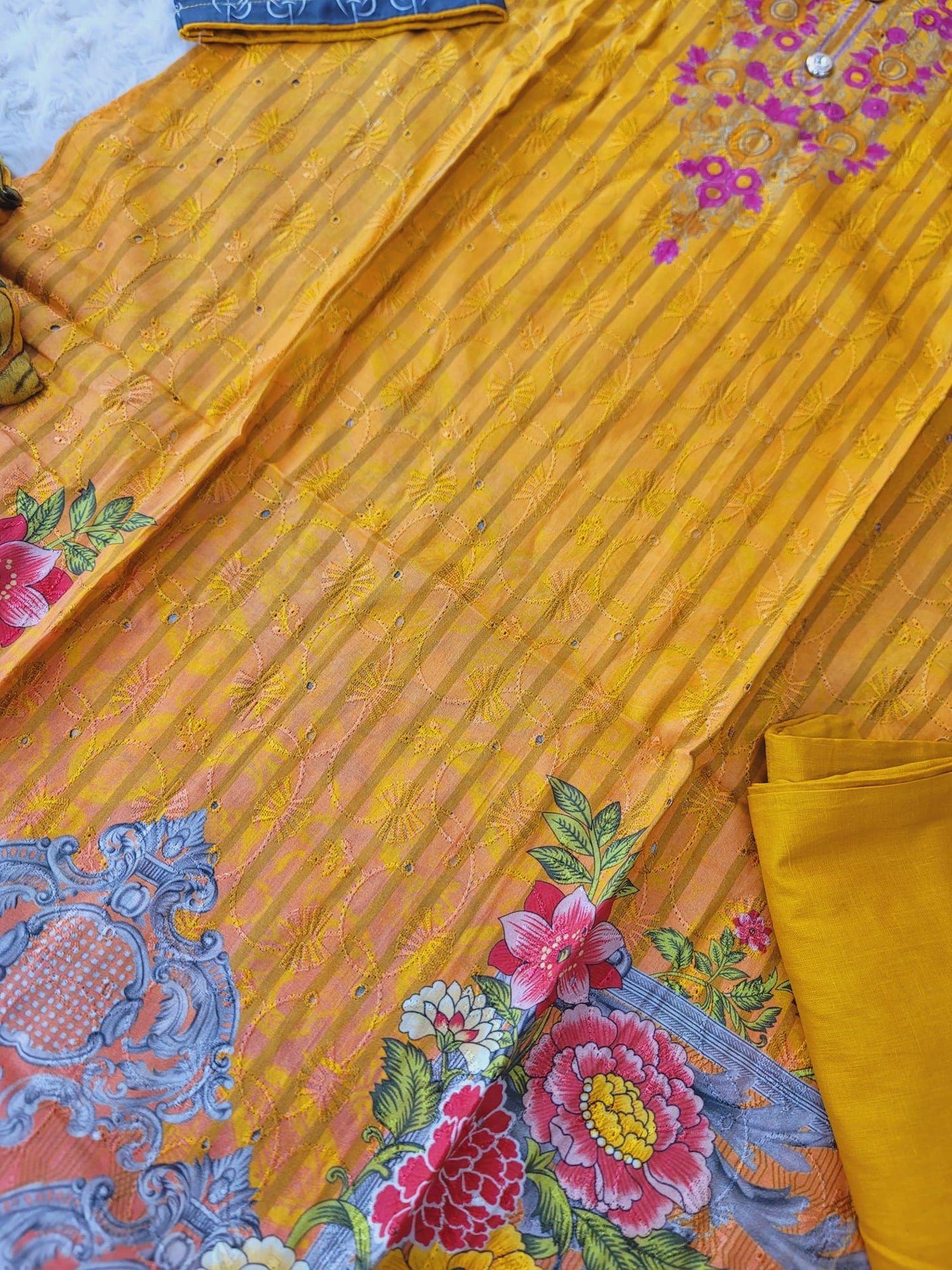 Pakistani Stitched lawn Embroidered Salwar kameez ready to ship