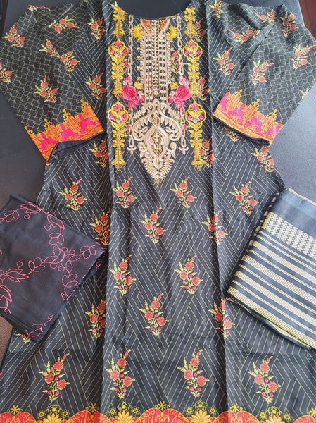 Pakistani Linen Embroidered Salwar kameez Ready To Ship