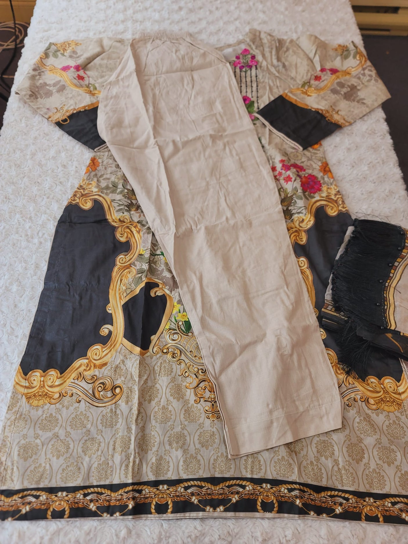 Pakistani Stitched lawn Embroidered Salwar kameez ready to ship