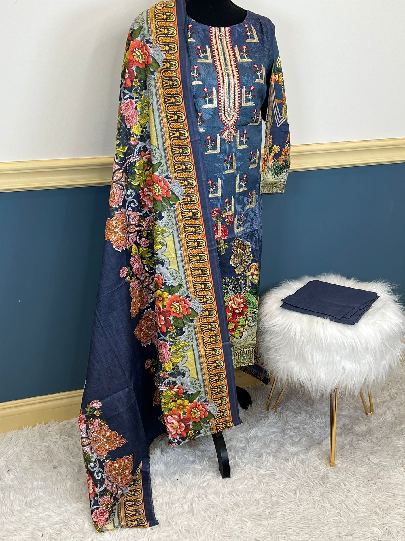 Pakistani Stitched Embroidered lawn Salwar kameez ready to ship