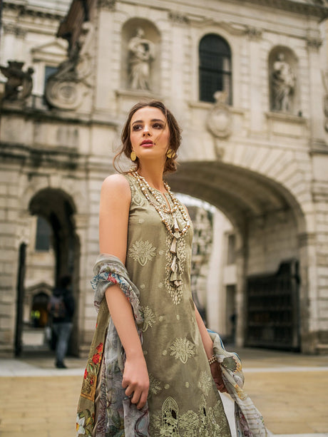 Mina Hasan lawn Embroidered Lawn 100% Original