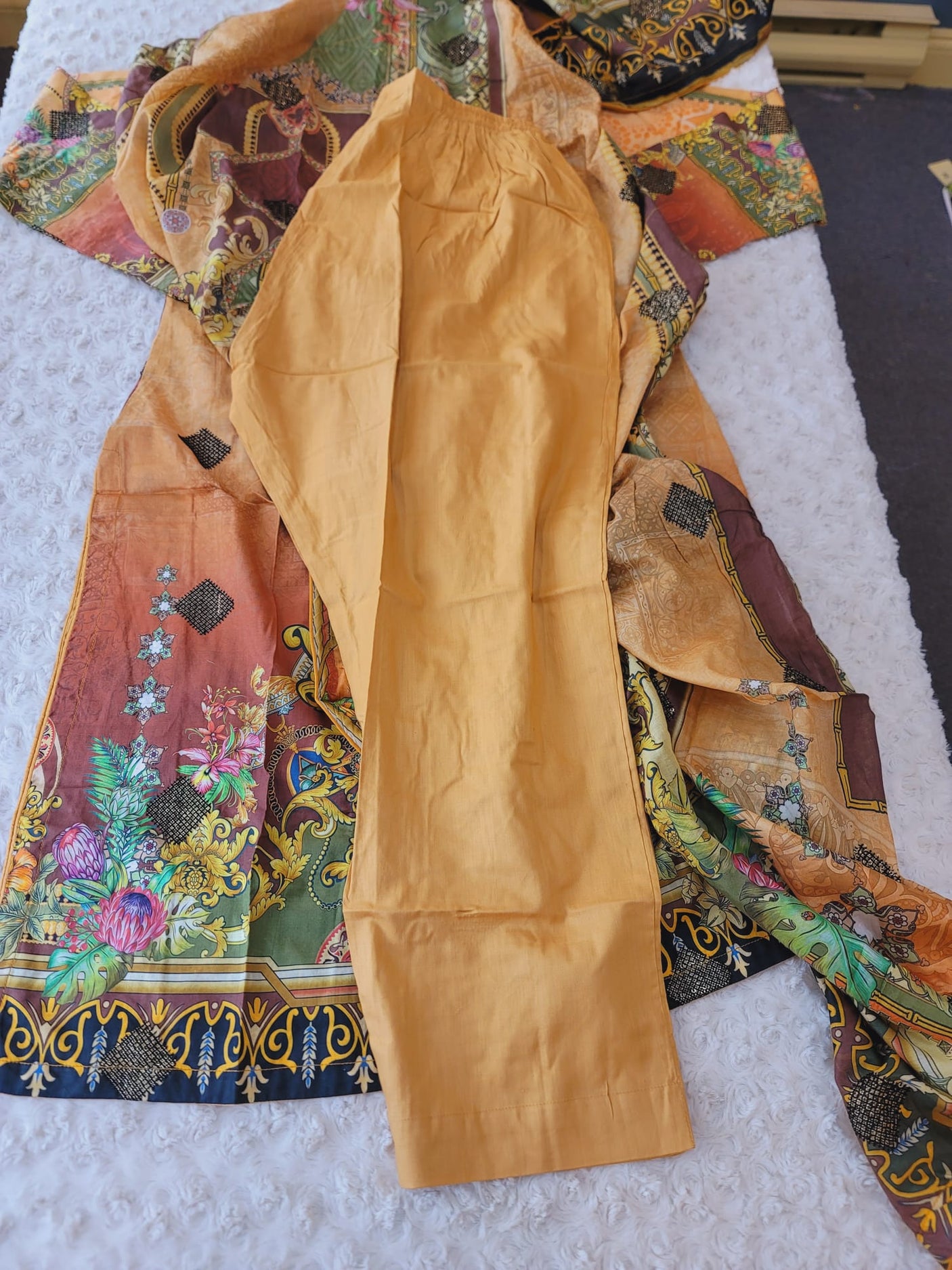 Pakistani Stitched lawn Embroidered Salwar kameez ready to ship