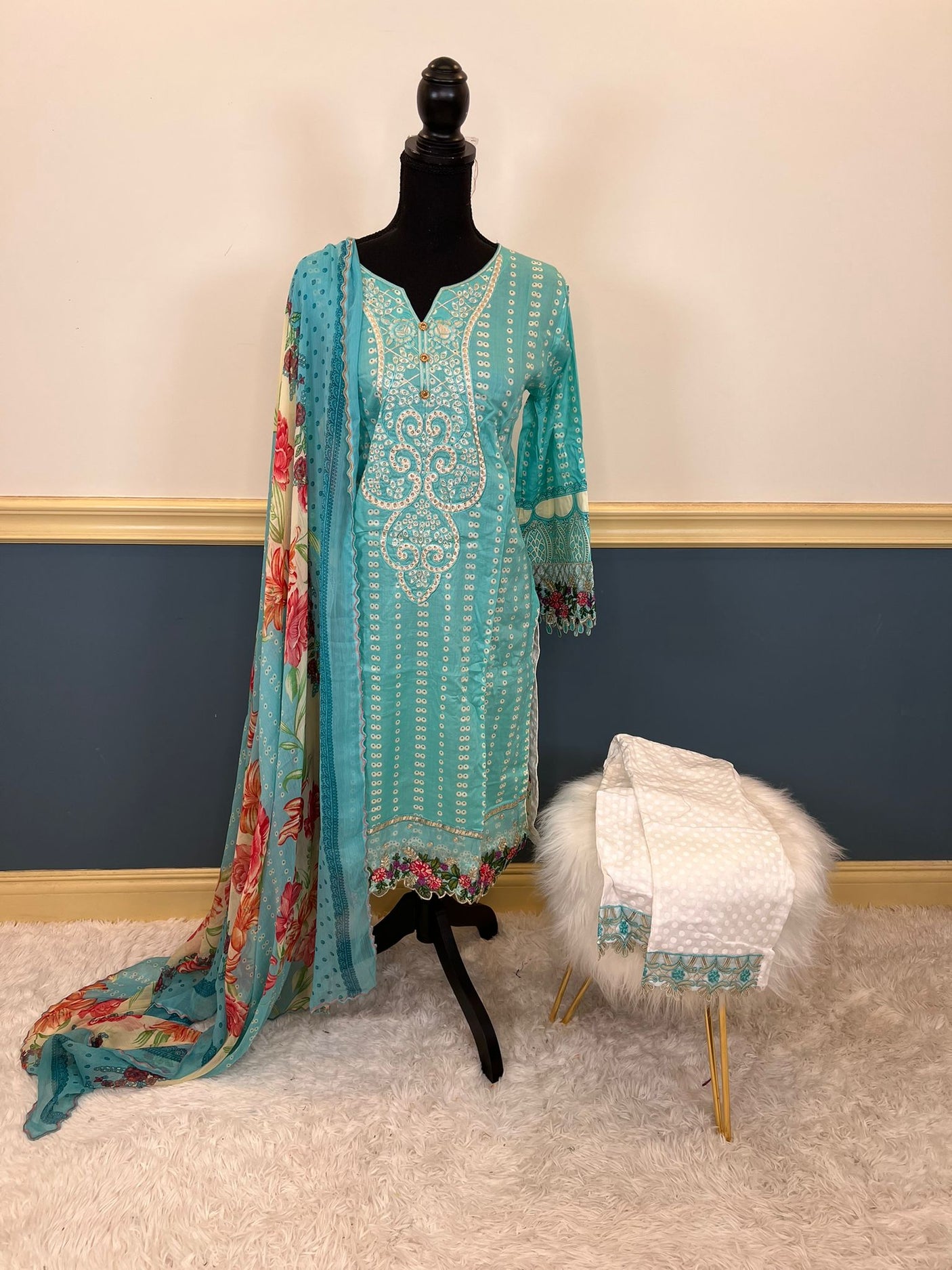 Pakistani Stitched Embroidered lawn Salwar kameez ready to ship