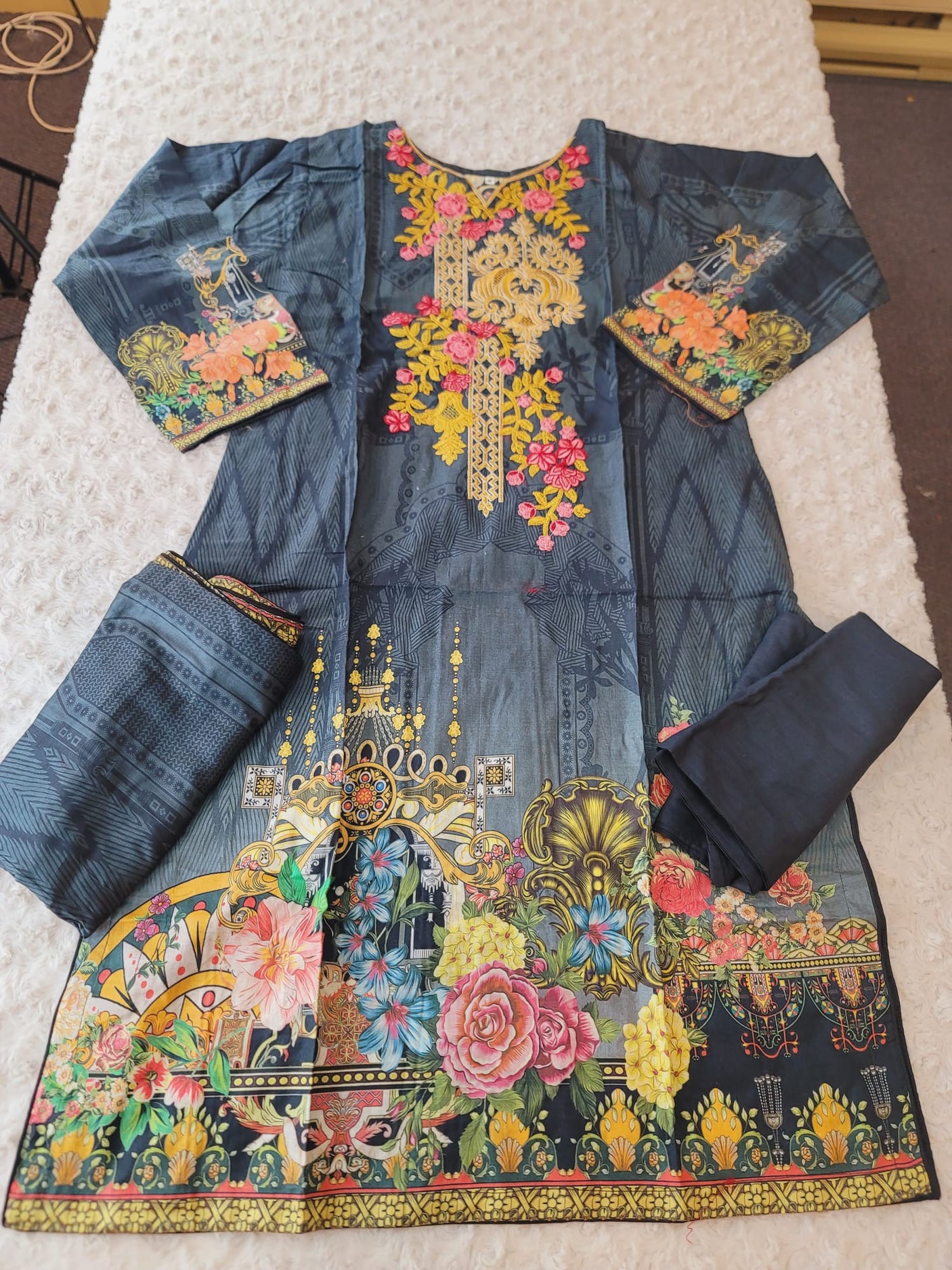 Pakistani Stitched lawn Embroidered Salwar kameez ready to ship