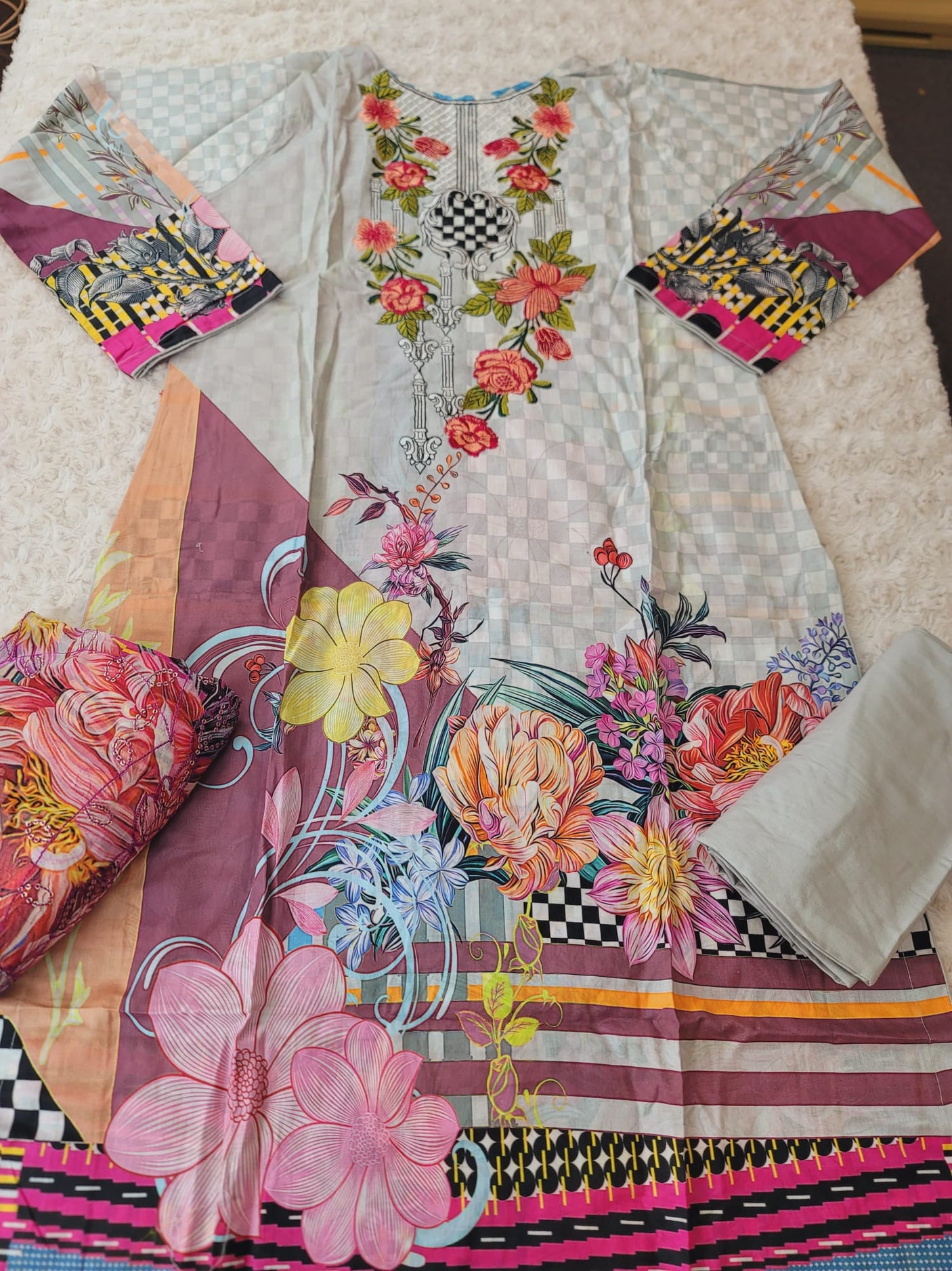 Pakistani Stitched lawn Embroidered Salwar kameez ready to ship