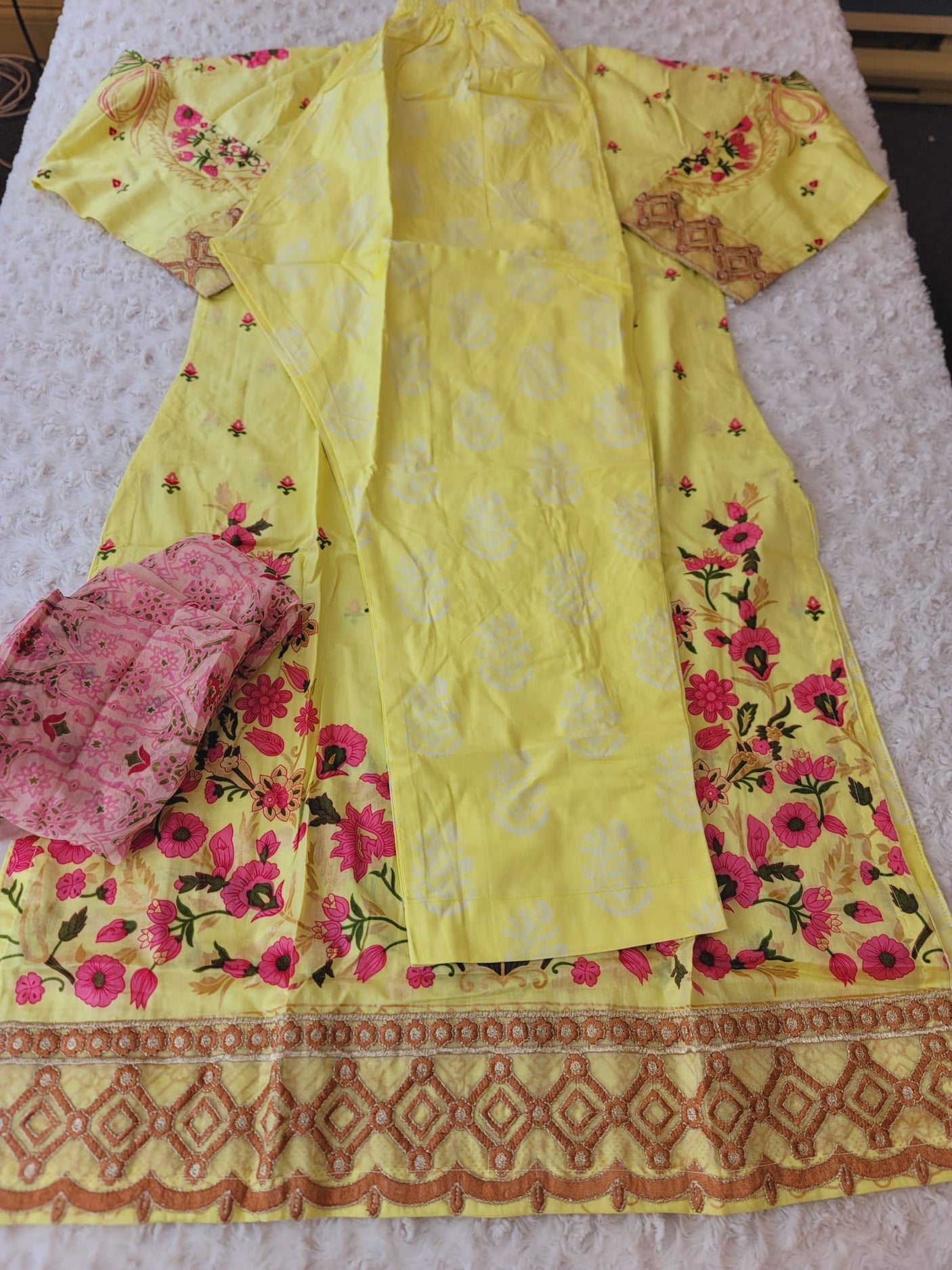 Pakistani Stitched lawn Embroidered Salwar kameez ready to ship