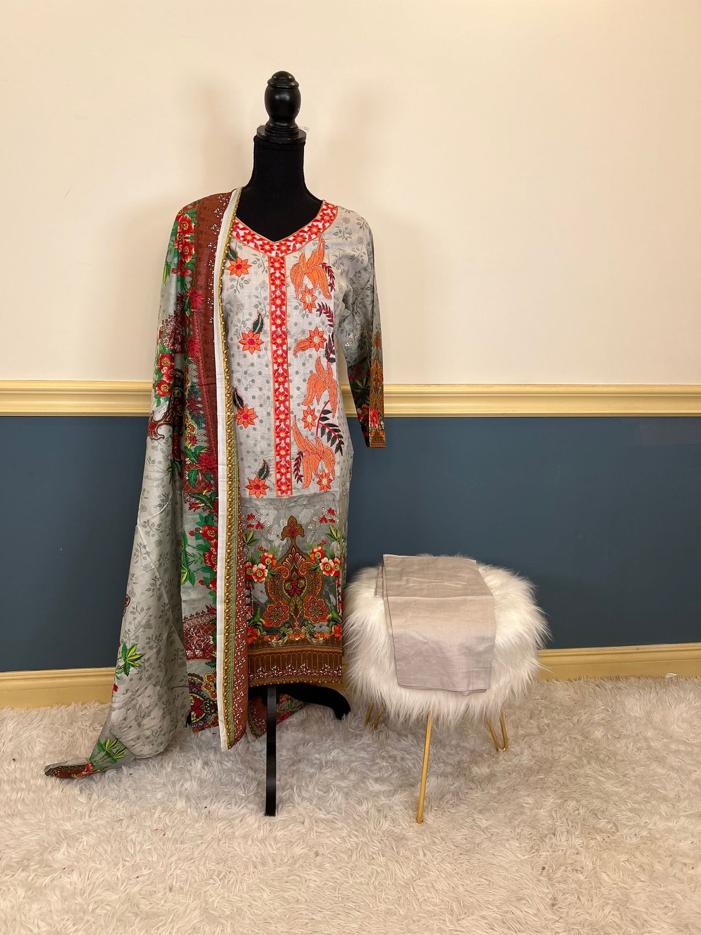 Pakistani Stitched Embroidered lawn Salwar kameez ready to ship