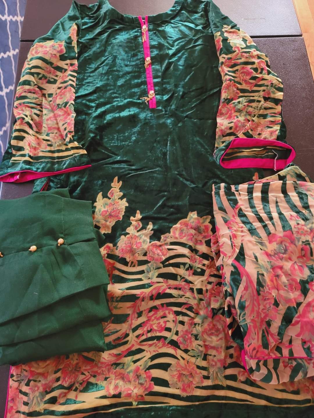 100% super soft velvet kamiz with chiffon dupatta