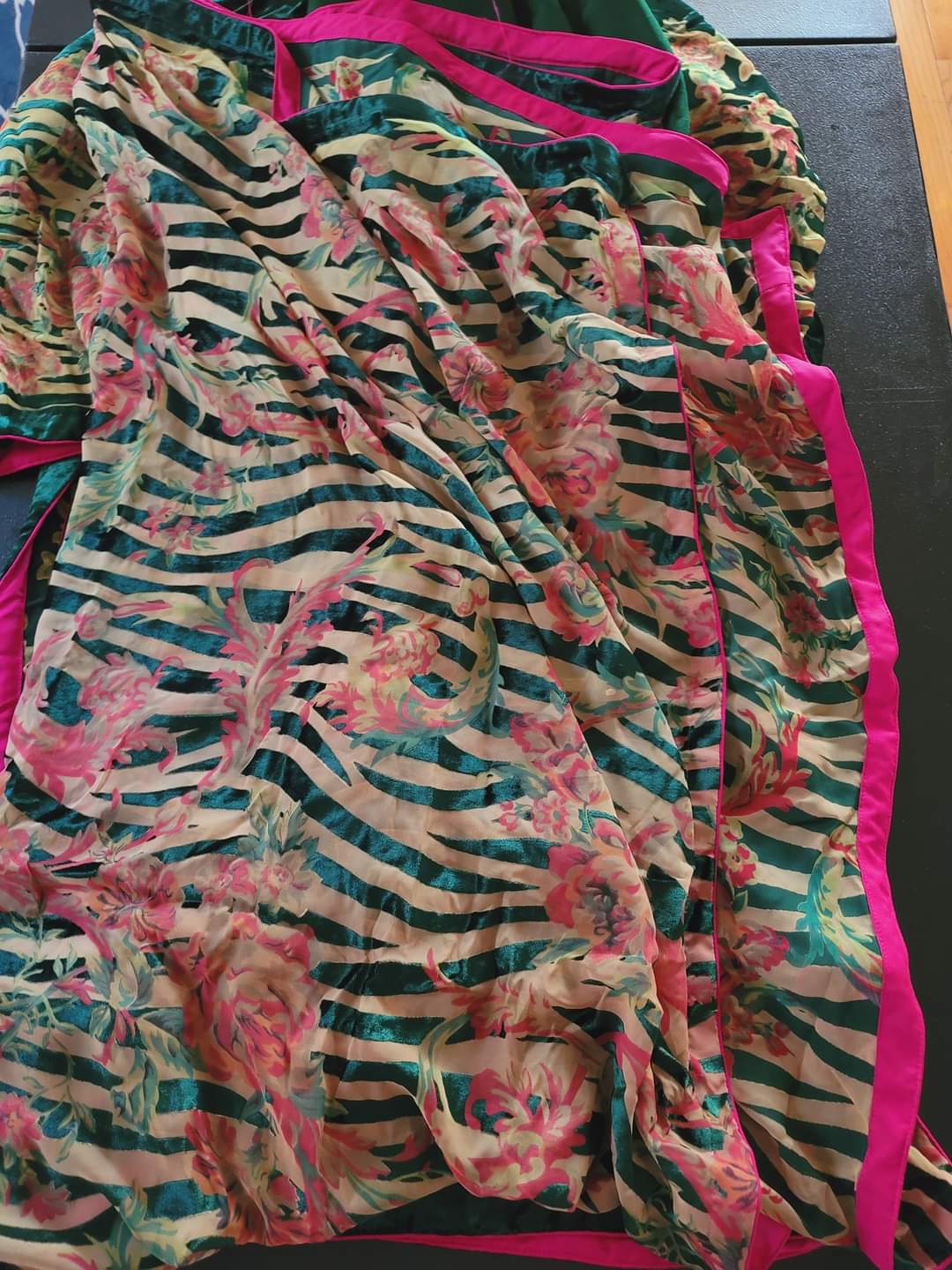 100% super soft velvet kamiz with chiffon dupatta