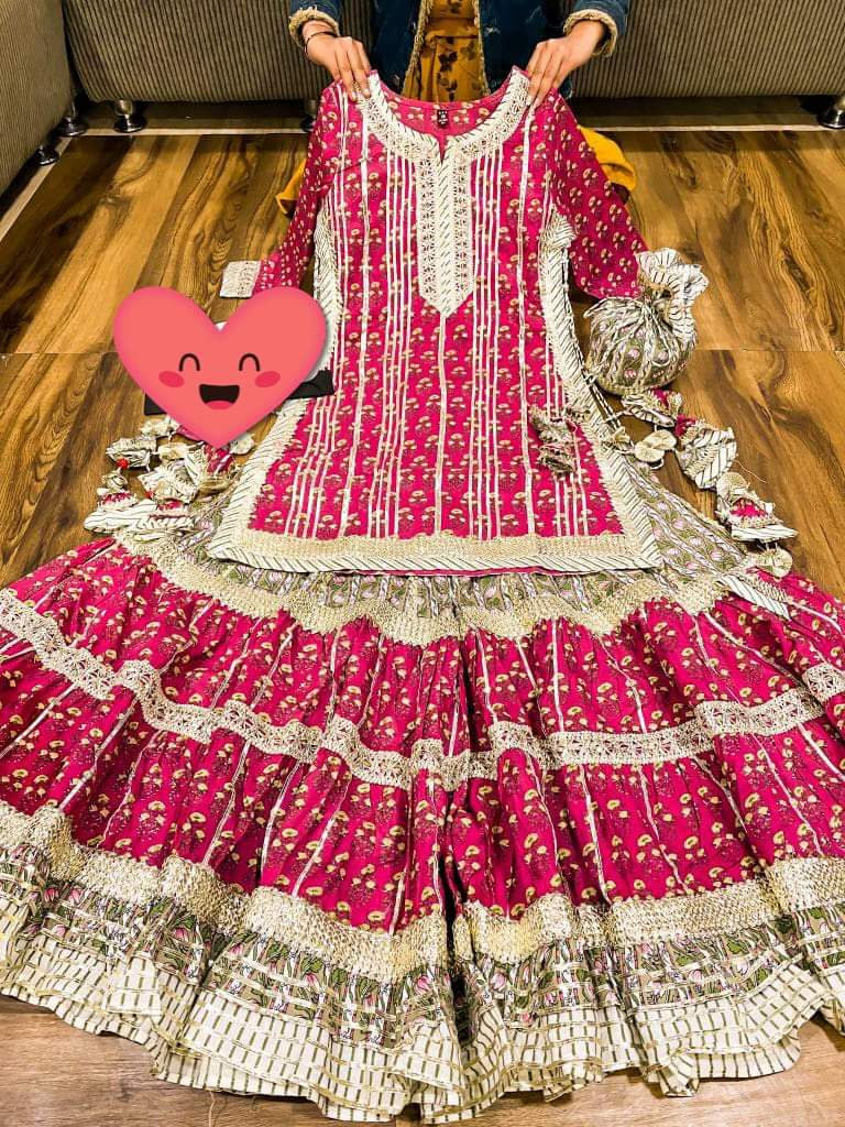 Premium cotton *kalamkari print* kurti  detailed with heavy gota work & heavy tassles   💞 Premium cotton sharara detailed with heavy gota work    💞 Premium kota silk dupatta with heavy gota lace   💞 Matching potli with gota & tassels