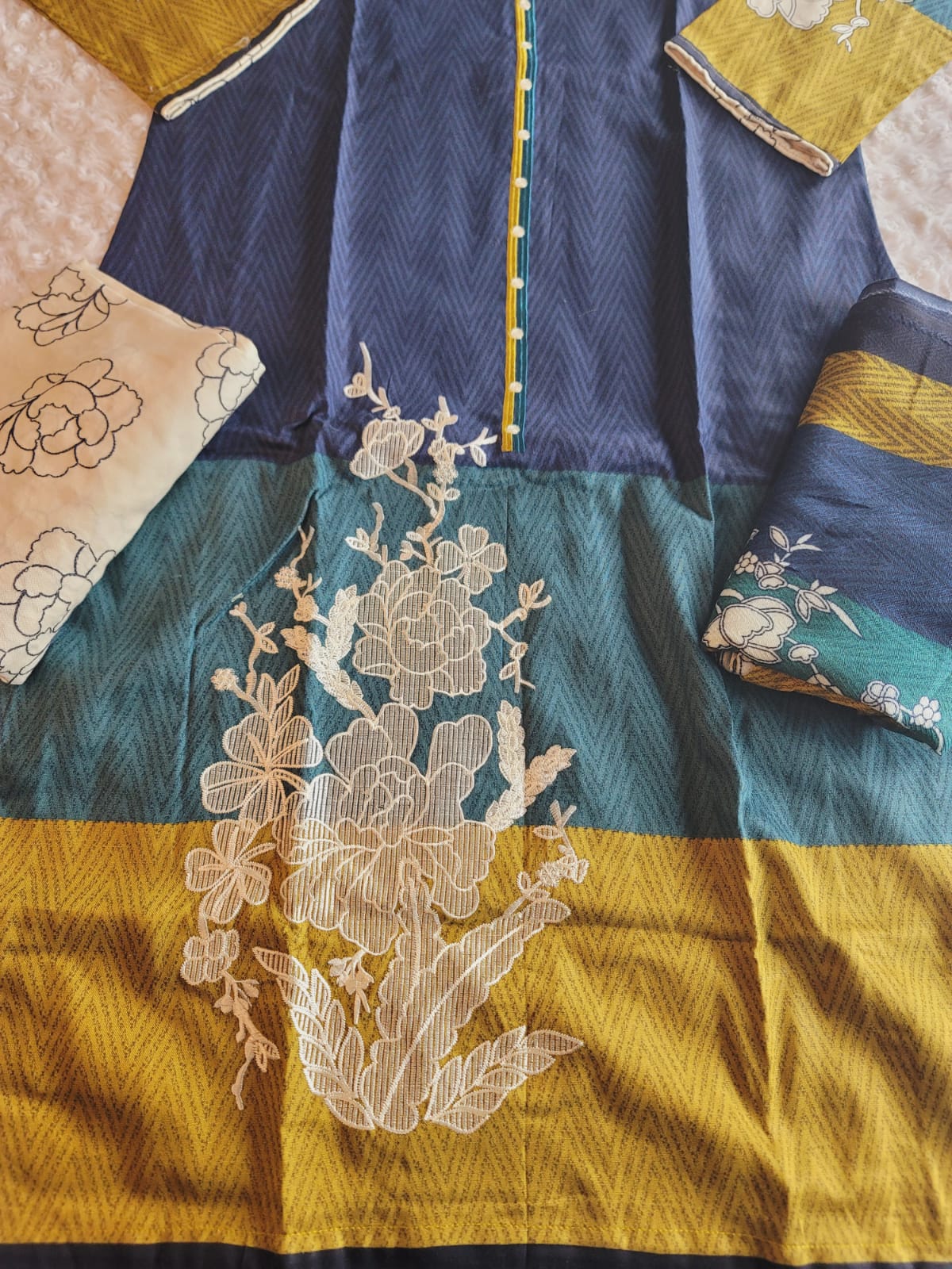 Pakistani linen Embroidered Salwar kameez Ready To Ship