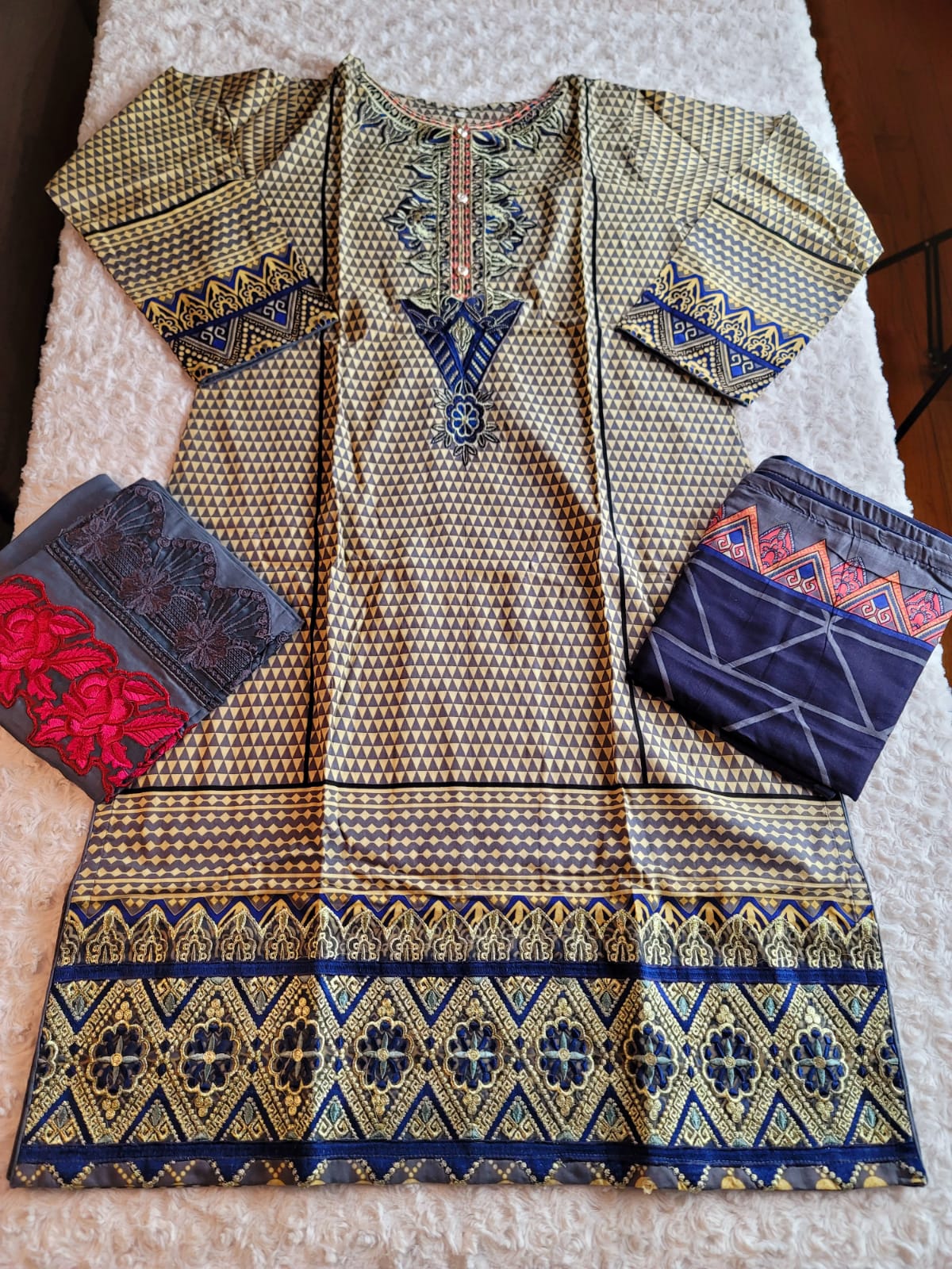 Pakistani lawn Embroidered Salwar kameez Ready To Ship