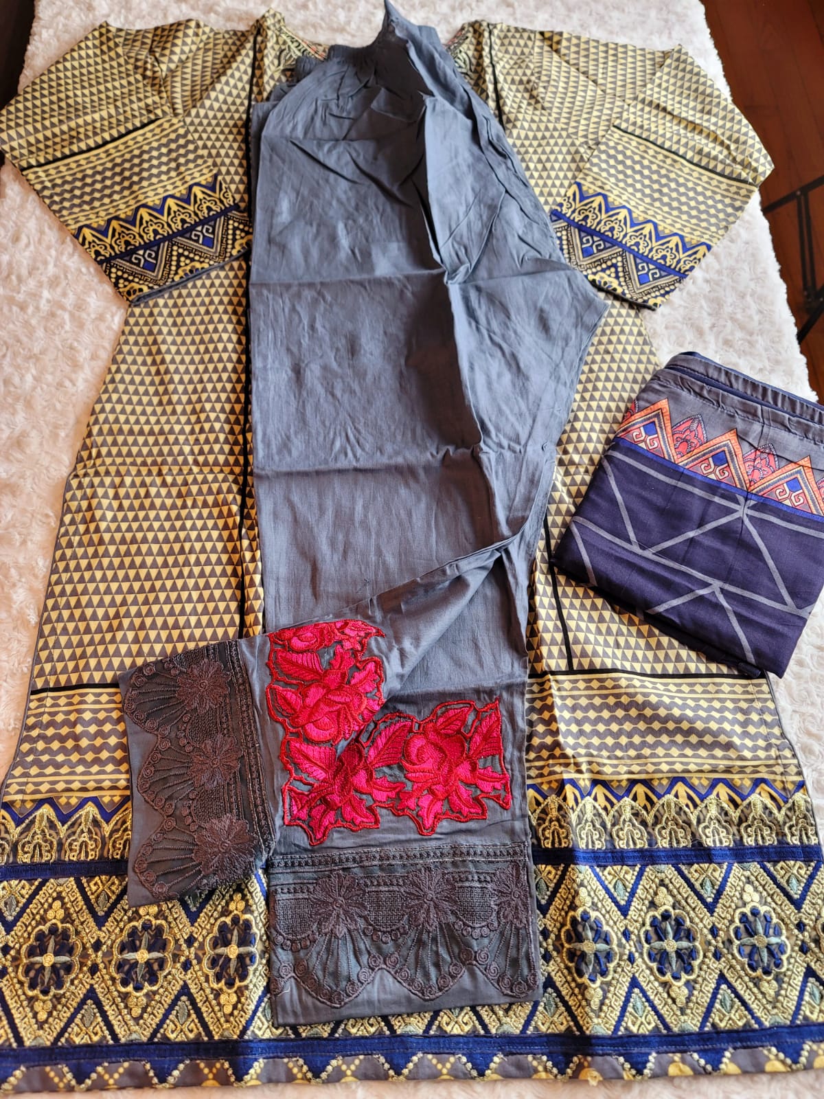 Pakistani lawn Embroidered Salwar kameez Ready To Ship