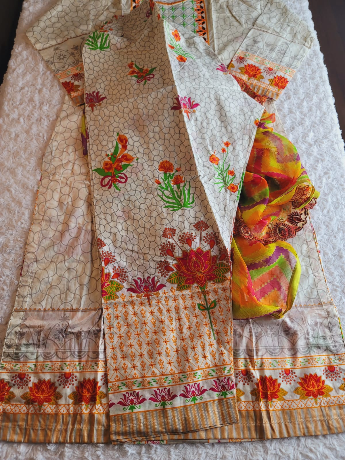 Pakistani lawn Embroidered Salwar kameez Ready To Ship