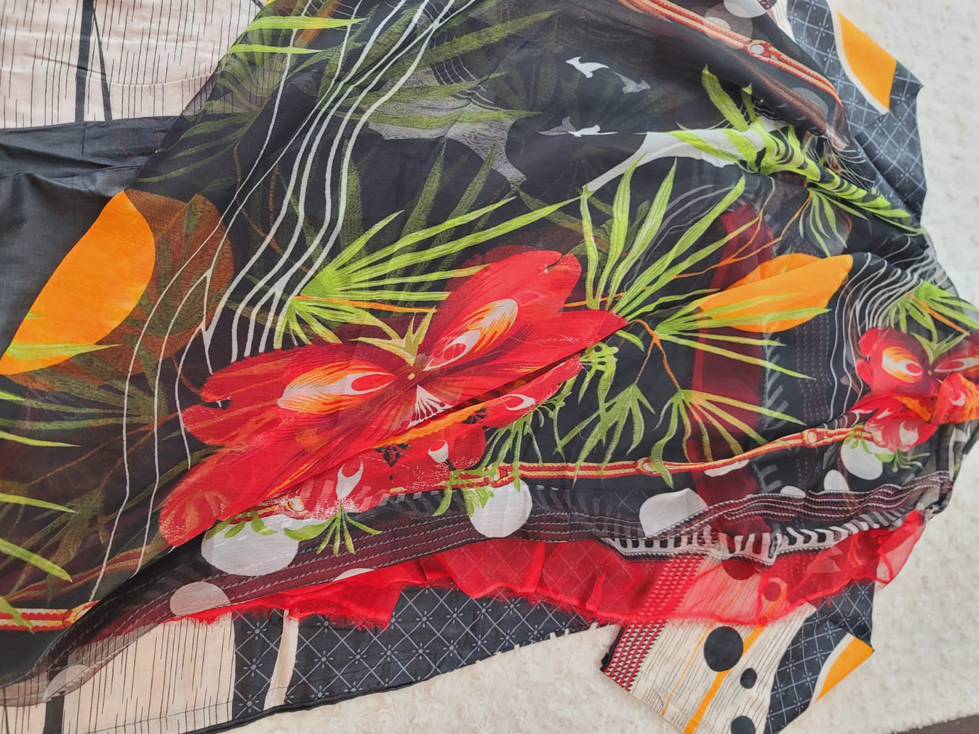 Pakistani lawn Embroidered Salwar kameez