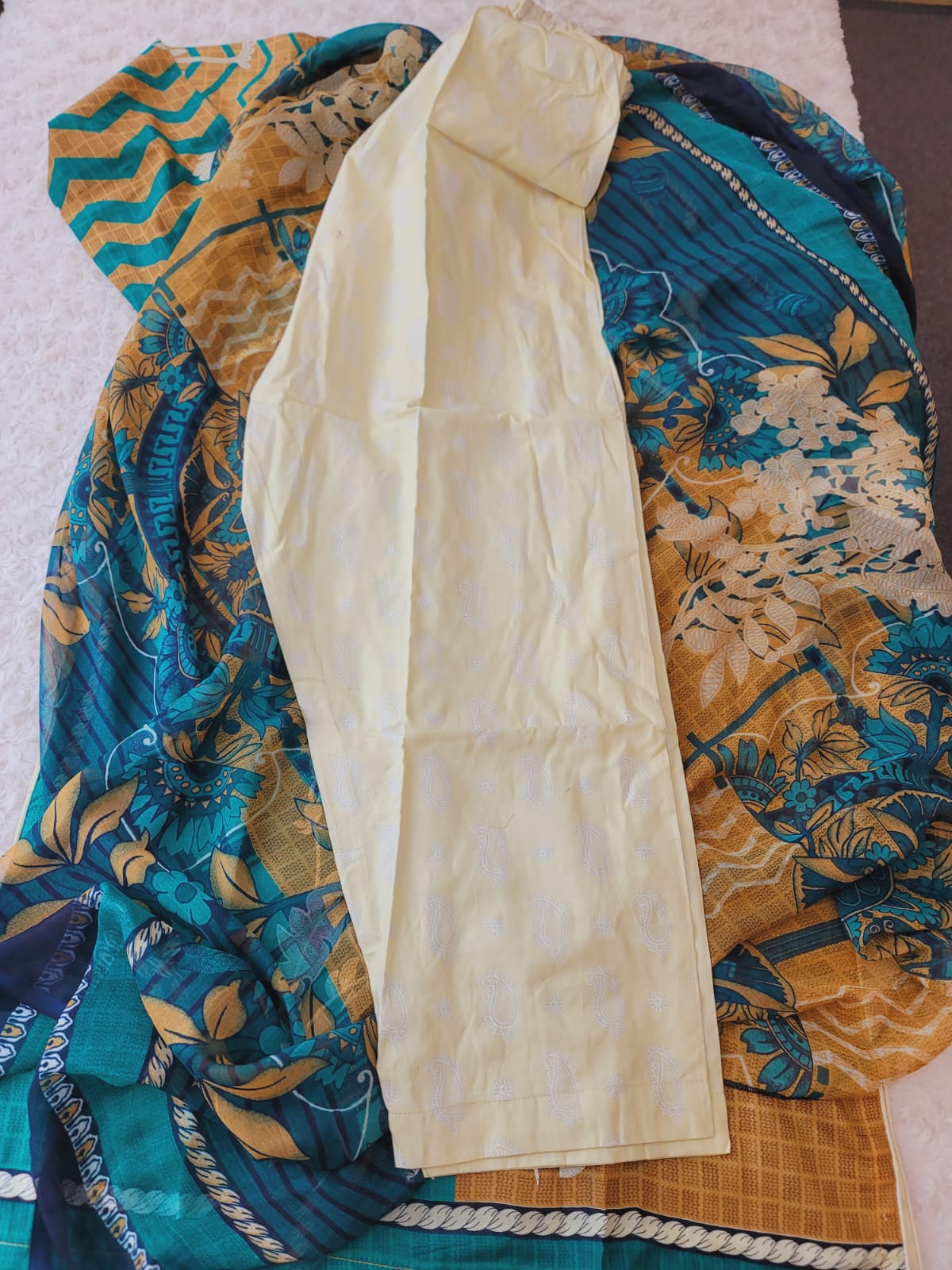 Pakistani lawn Embroidered Salwar kameez