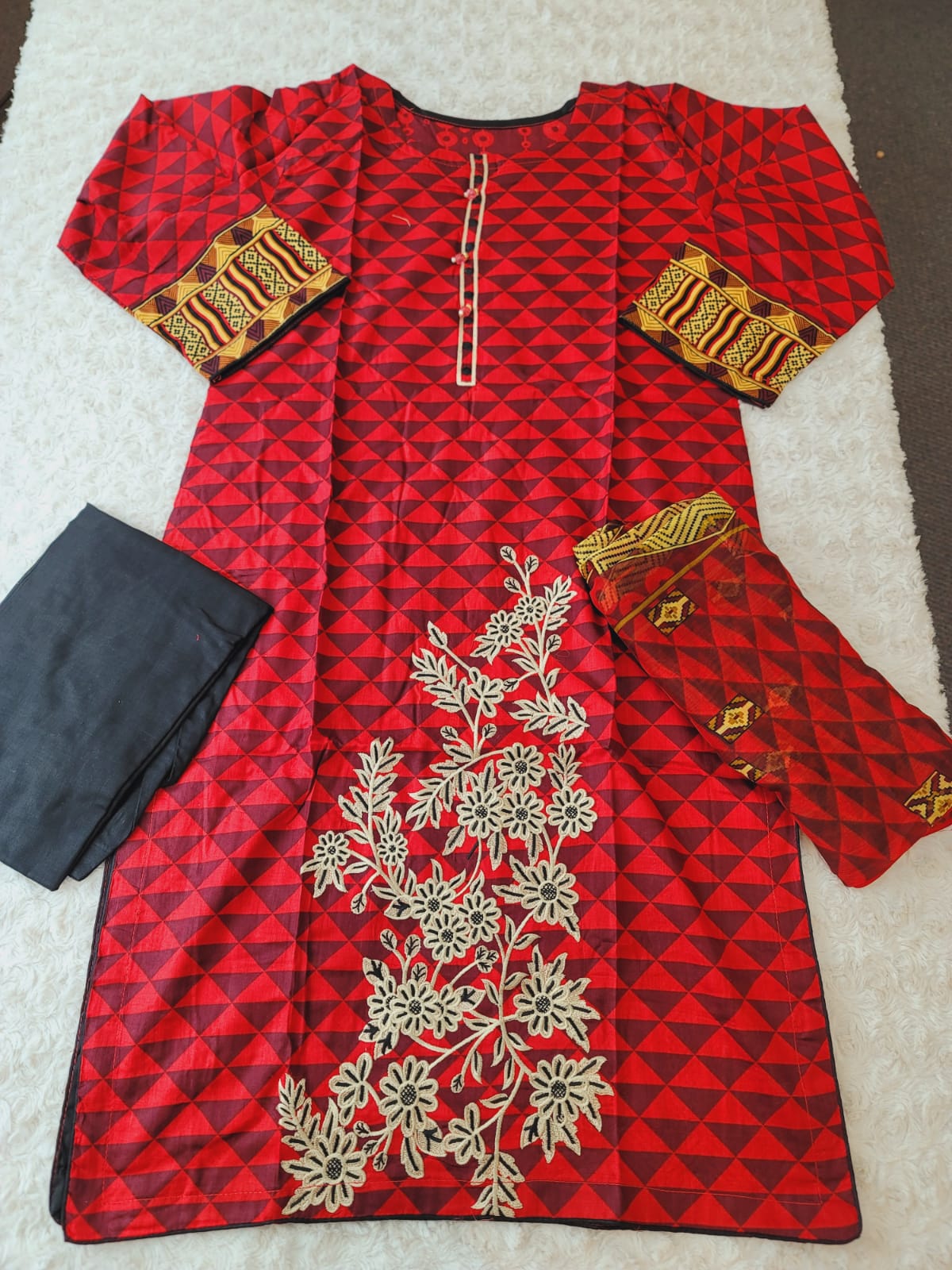 Pakistani lawn Embroidered Salwar kameez ready to ship