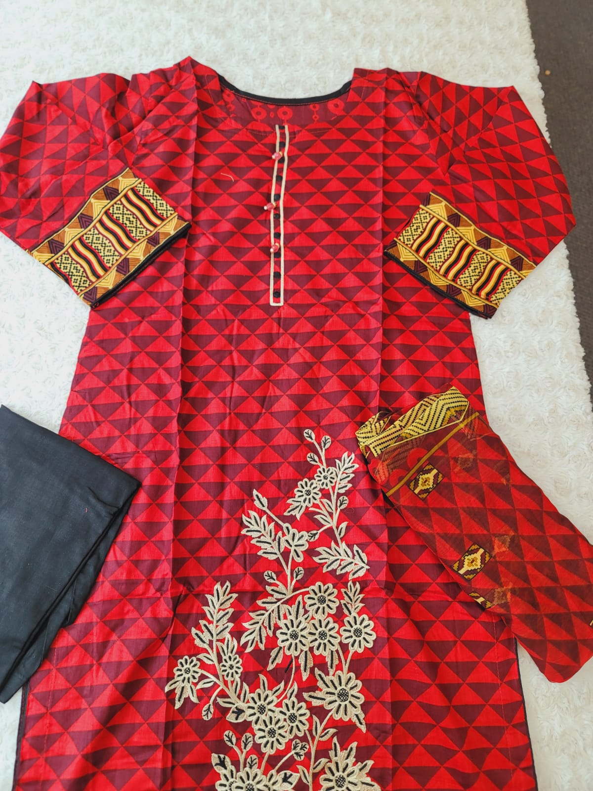 Pakistani lawn Embroidered Salwar kameez ready to ship