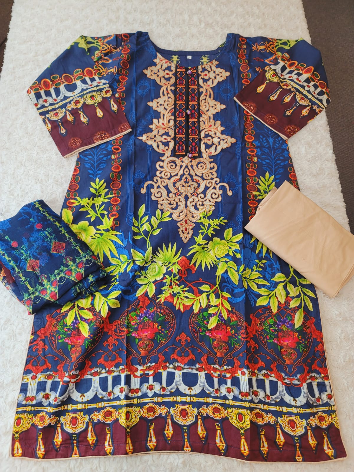 Pakistani lawn Embroidered Salwar kameez