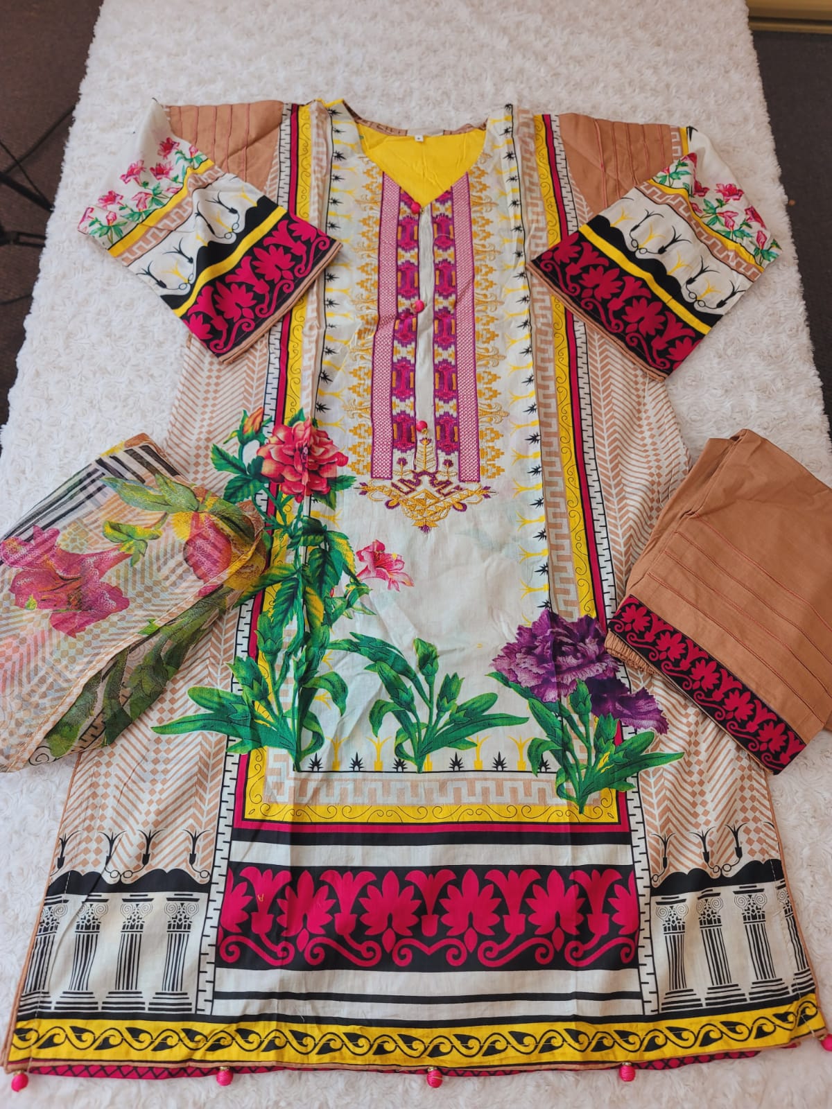 Pakistani lawn Embroidered Salwar kameez ready to ship