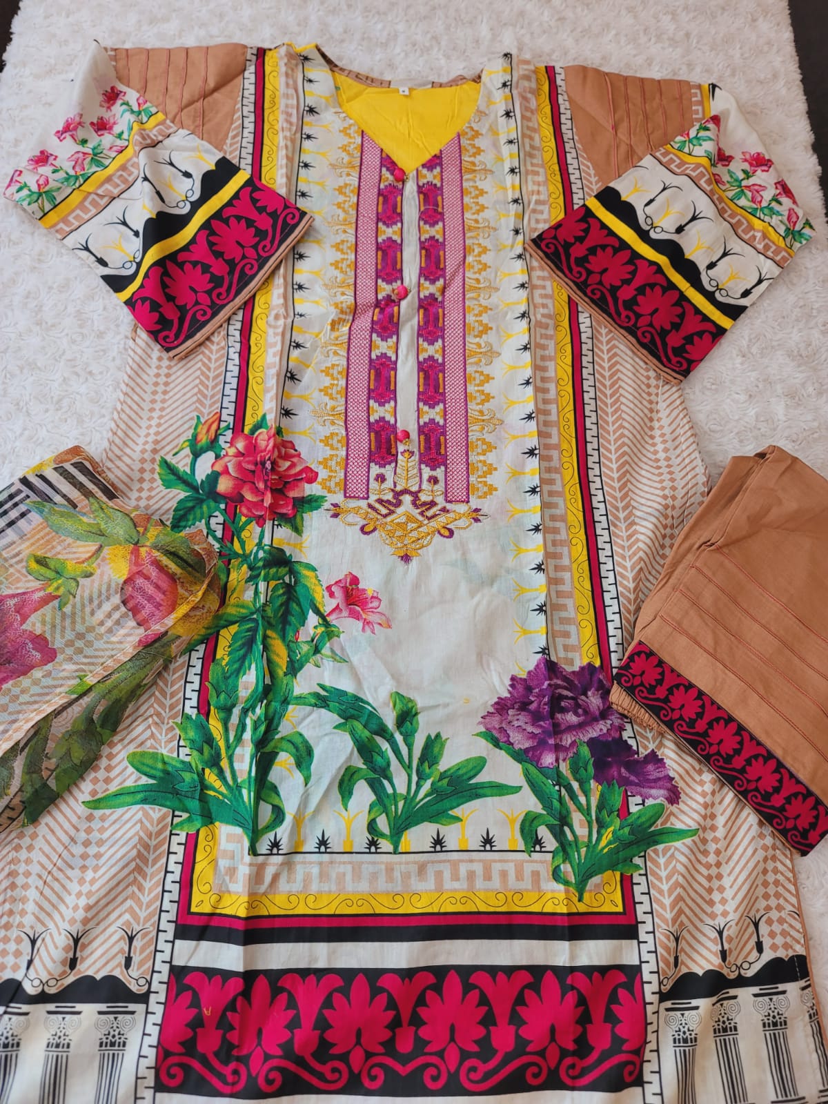 Pakistani lawn Embroidered Salwar kameez ready to ship