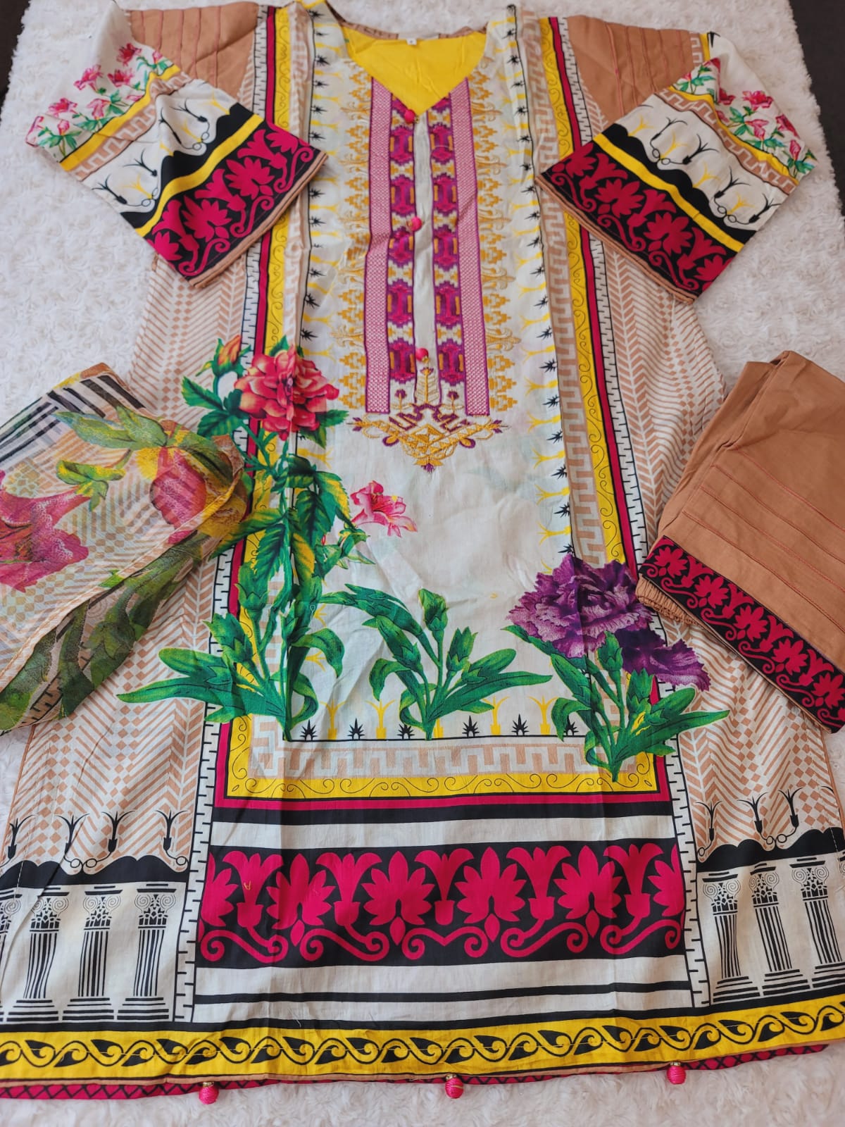 Pakistani lawn Embroidered Salwar kameez ready to ship