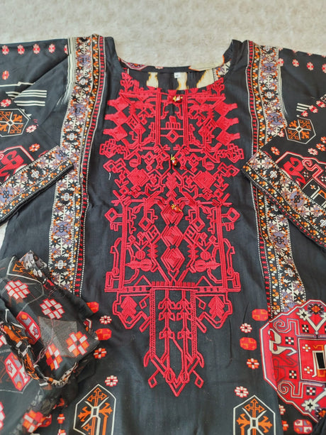 Pakistani lawn Embroidered Salwar kameez ready to ship