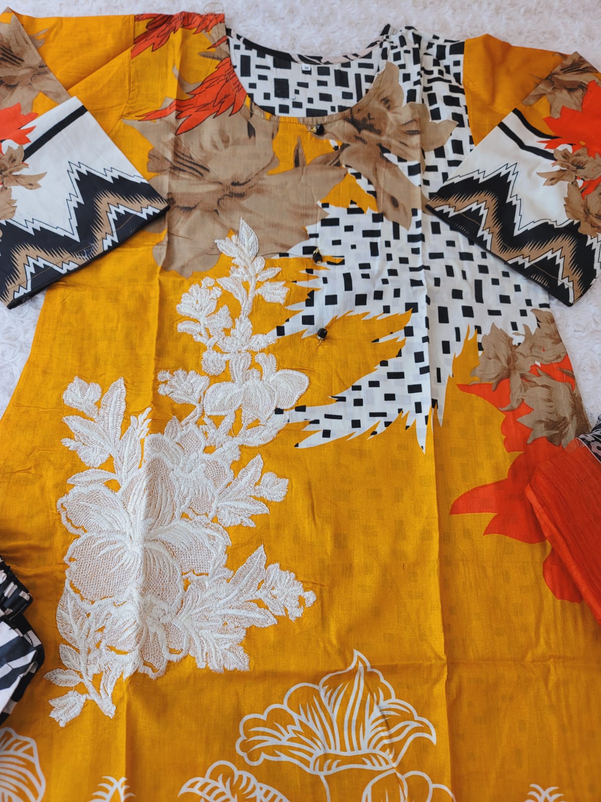 Pakistani lawn Embroidered Salwar kameez ready to ship