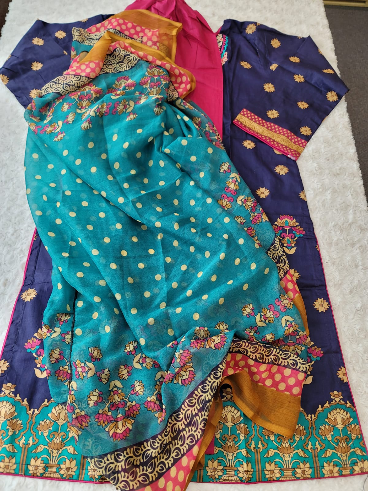 Pakistani lawn Embroidered Salwar kameez ready to ship