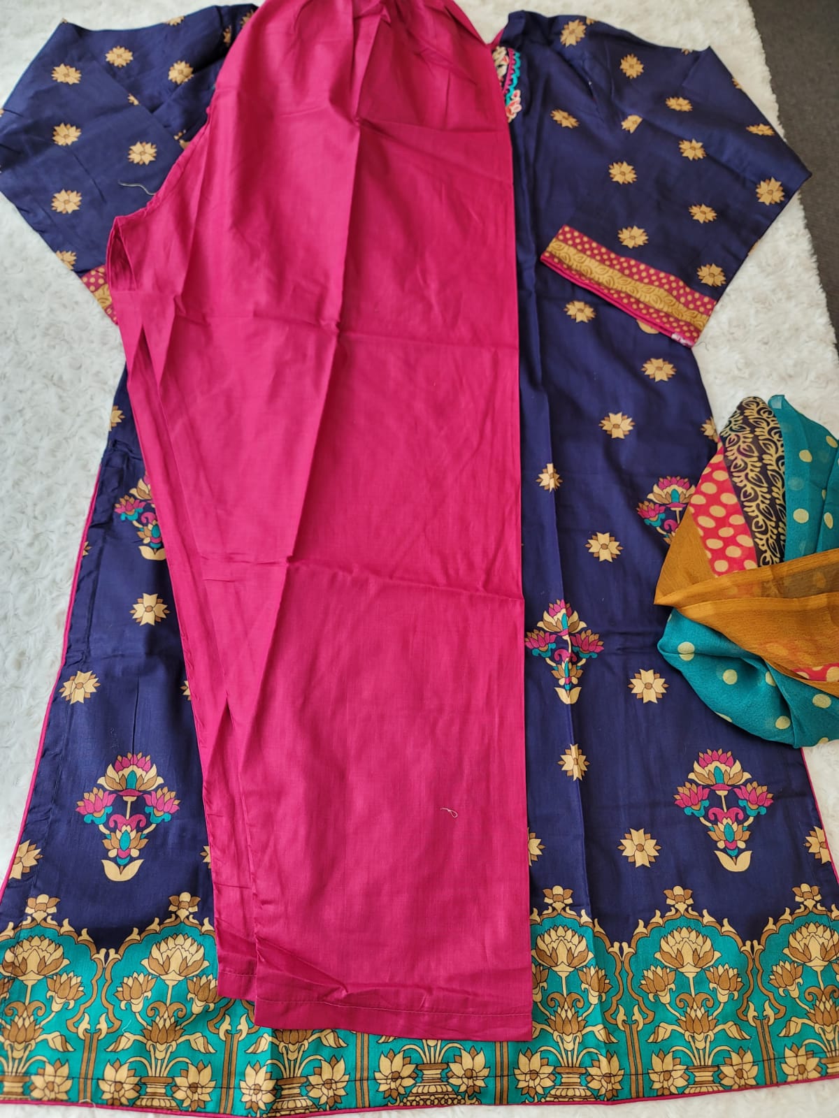 Pakistani lawn Embroidered Salwar kameez ready to ship