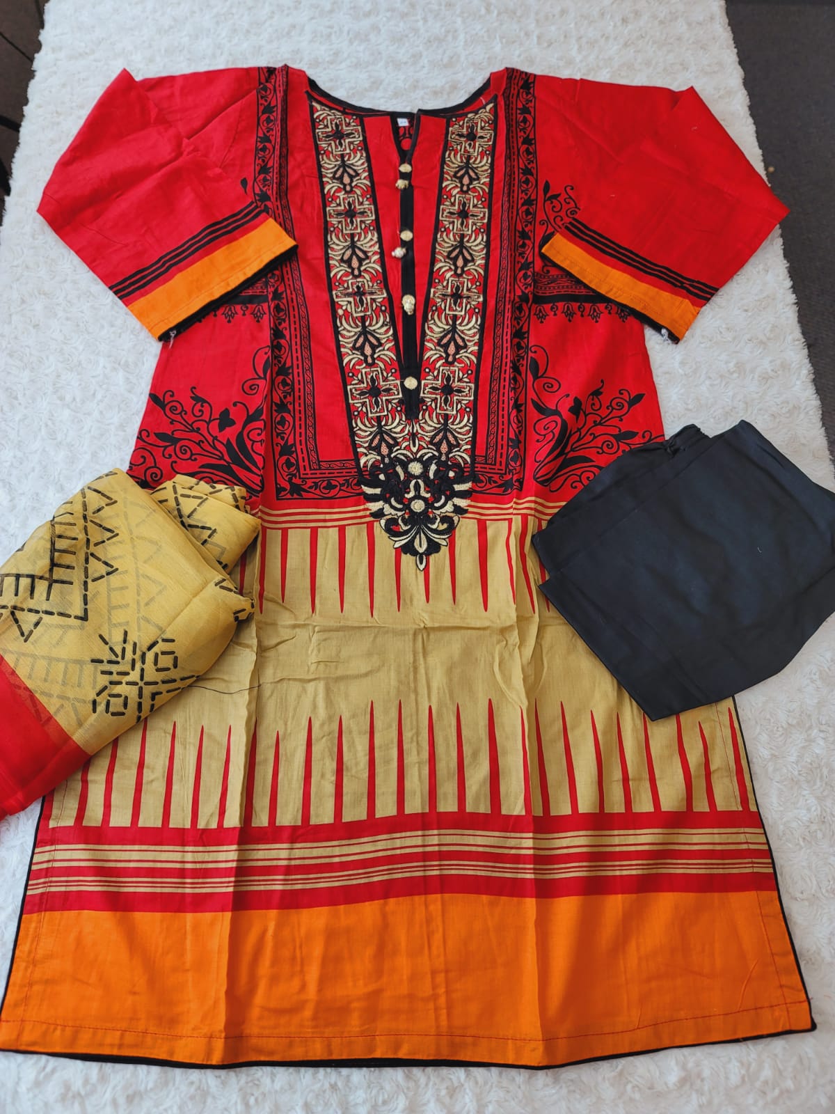 Pakistani lawn Embroidered Salwar kameez ready to ship