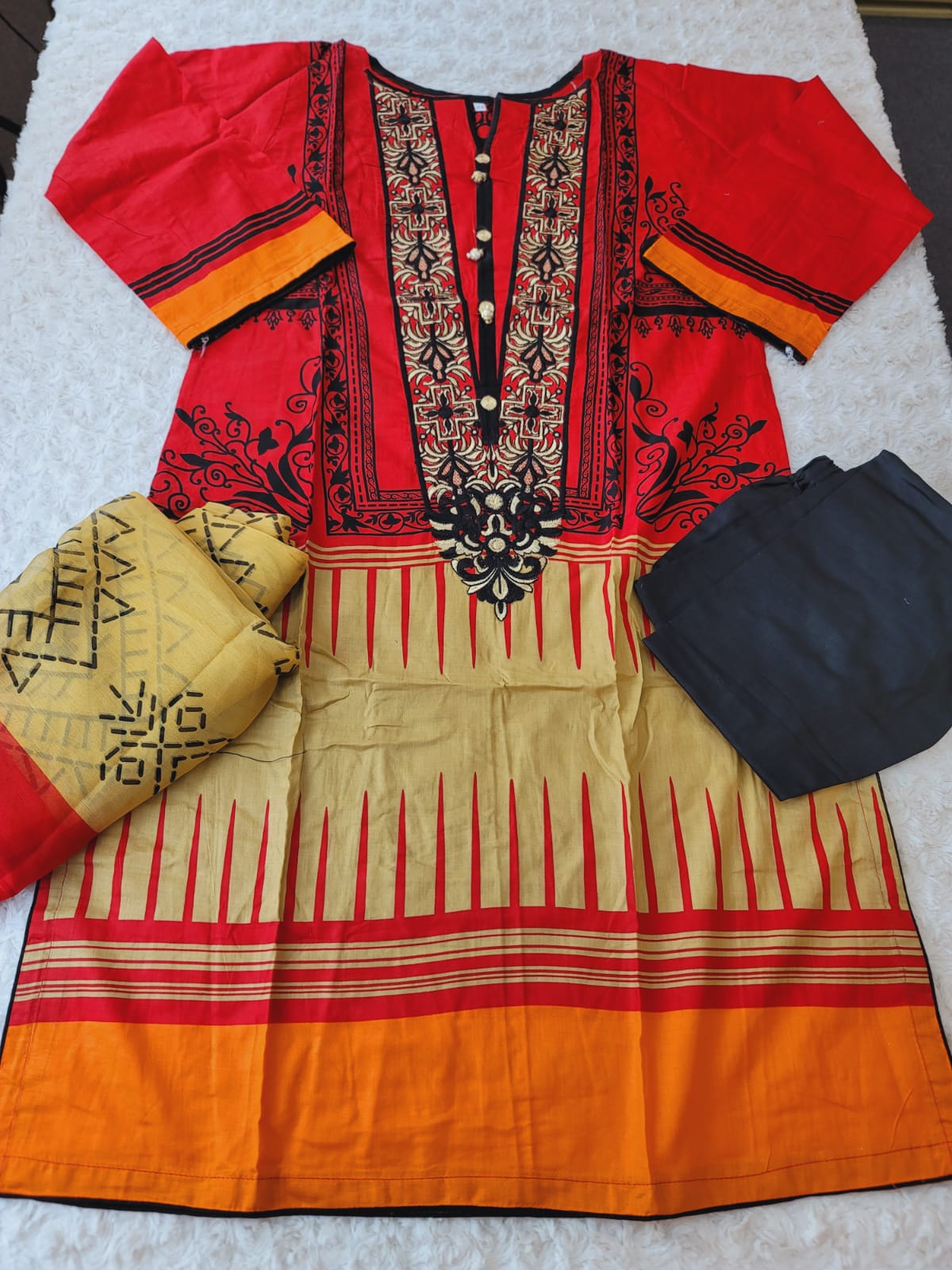 Pakistani lawn Embroidered Salwar kameez ready to ship