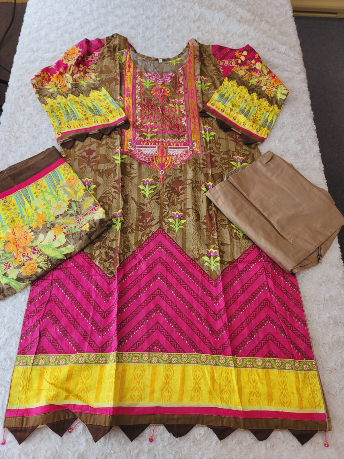 Pakistani lawn Embroidered Salwar kameez ready to ship