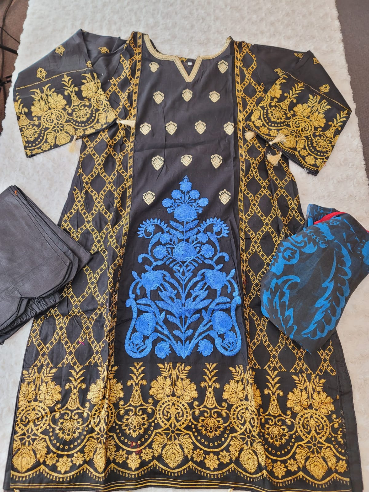 Pakistani stitched  lawn Embroidered Salwar kameez ready to ship