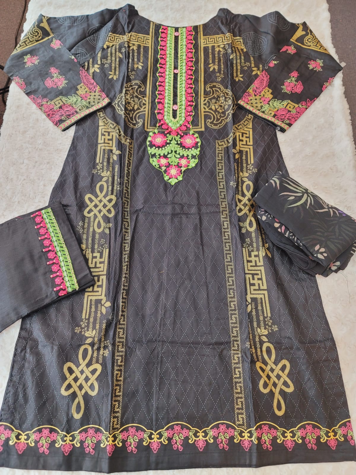 Pakistani stitched  lawn Embroidered Salwar kameez ready to ship