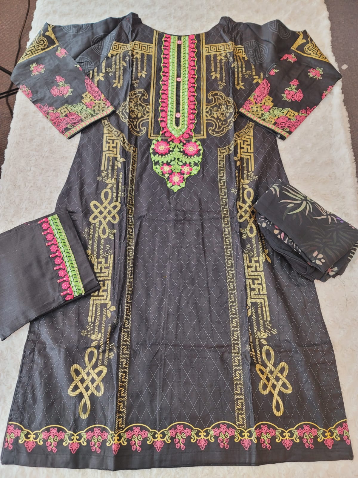 Pakistani stitched  lawn Embroidered Salwar kameez ready to ship