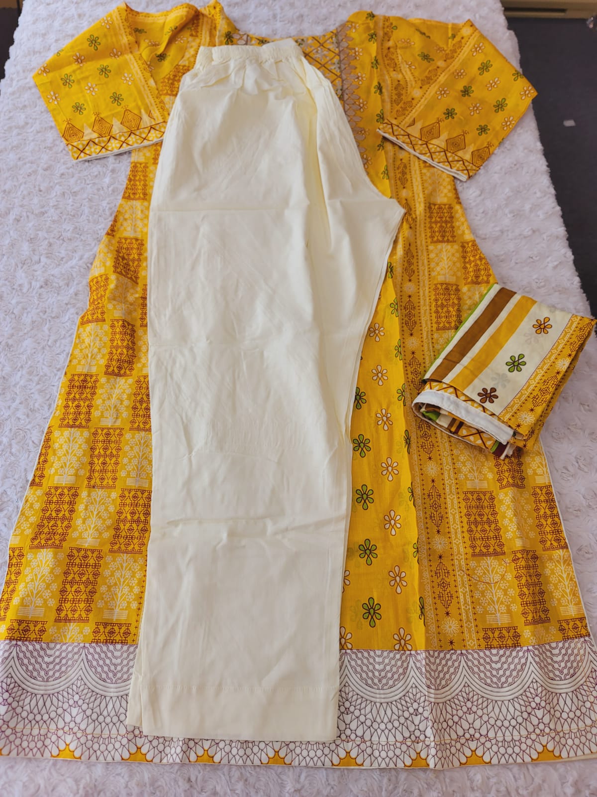 Pakistani stitched  lawn Embroidered Salwar kameez ready to ship