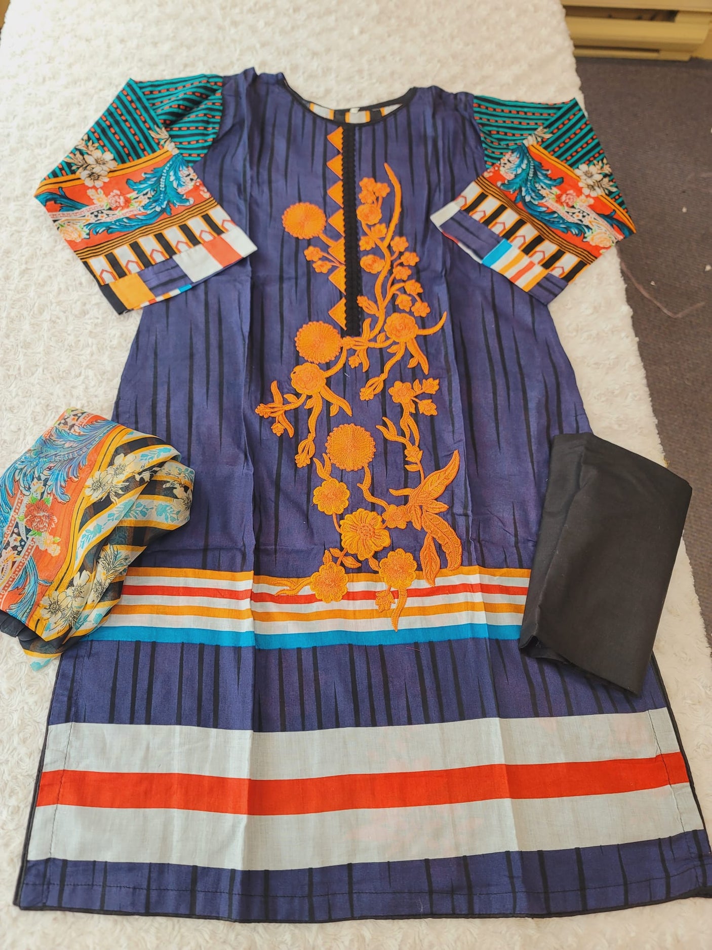 Pakistani Stitched Embroidered Lawn Salwar kameez ready to ship