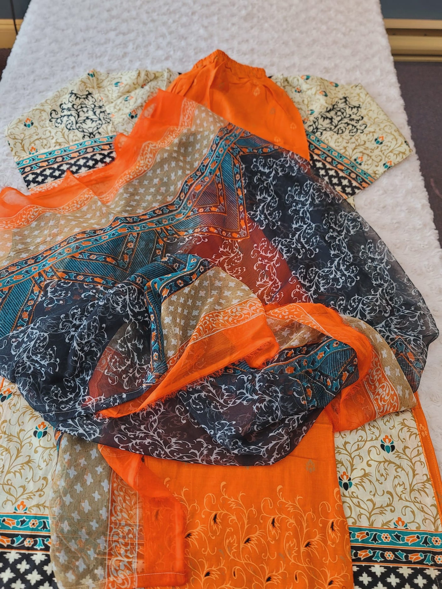 Pakistani Stitched Embroidered Lawn Salwar kameez ready to ship