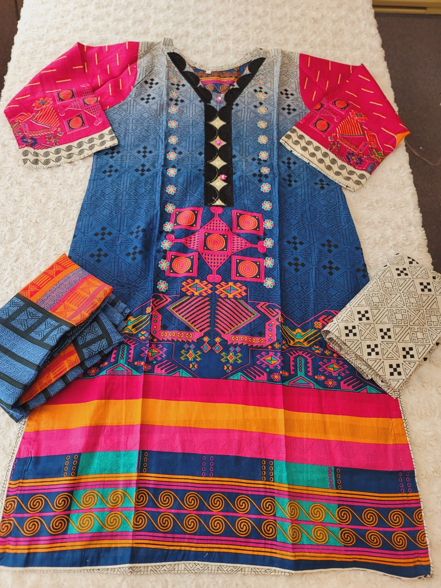 Pakistani Stitched Embroidered Lawn Salwar kameez ready to ship